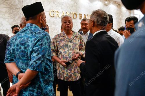 DATUK SERI ISMAIL SABRI YAAKOB