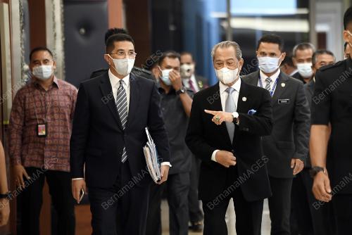 PERSIDANGAN PARLIMEN PENGGAL KETIGA 