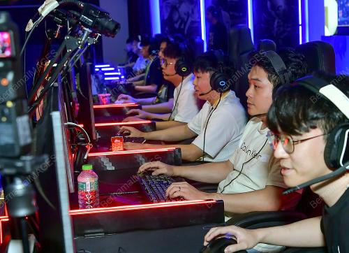 DOTA 2 ESPORTS CHAMPIONSHIPS