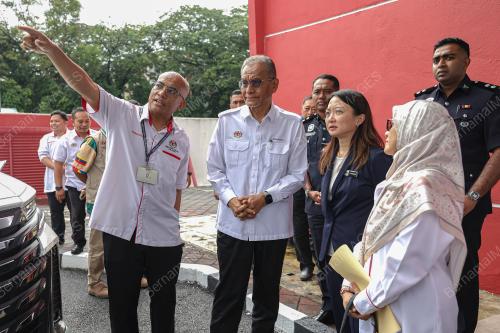 DATUK SERI DR ZULKEFLY AHMAD