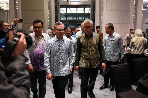 FAHMI FADZIL