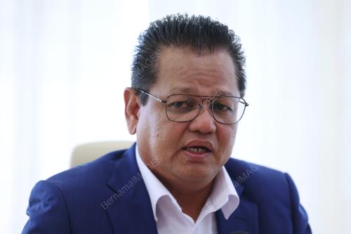 DATUK AZMAN MAHMOOD