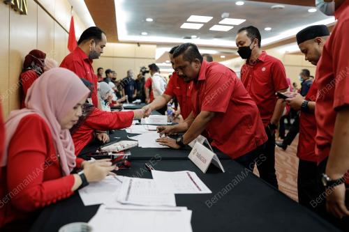 PERJUMPAAN KHAS UMNO
