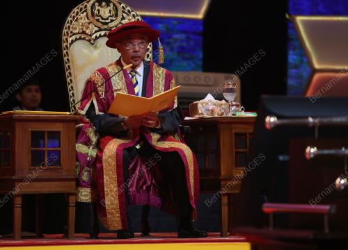 AL-SULTAN ABDULLAH RI'AYATUDDIN AL-MUSTAFA BILLAH SHAH