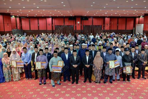 DATUK DR MOHD NA'IM MOKHTAR