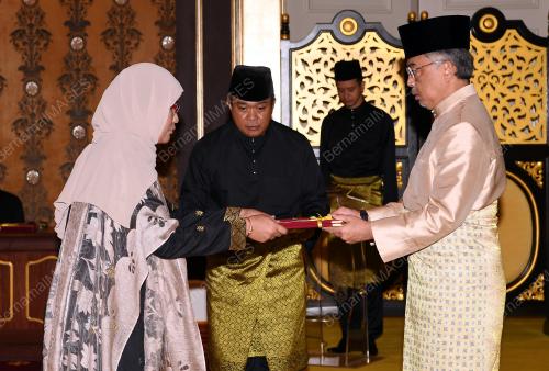 AL-SULTAN ABDULLAH RI'AYATUDDIN AL-MUSTAFA BILLAH SHAH
