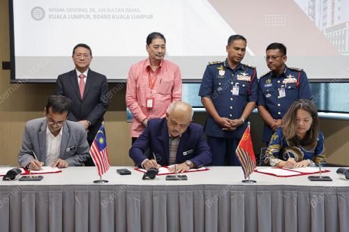 DATUK DR M NOOR TAIB