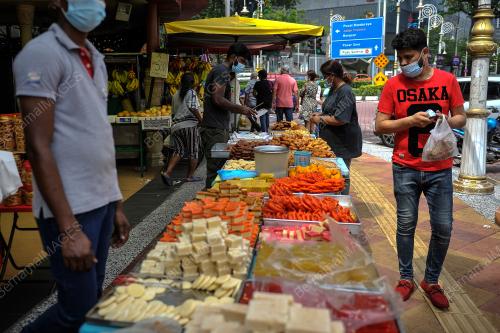 PERSIAPAN AKHIR MENYAMBUT PERAYAAN DEEPAVALI