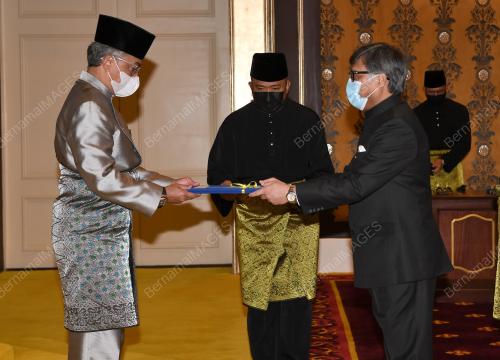 AL-SULTAN ABDULLAH RI'AYATUDDIN AL-MUSTAFA BILLAH SHAH 