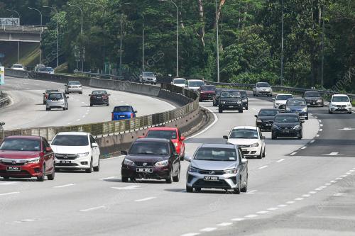TINJAUAN ALIRAN TRAFIK LEBUHRAYA KARAK
