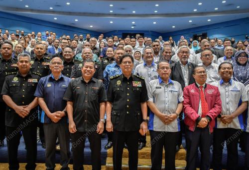 TAN SRI AZAM BAKI
