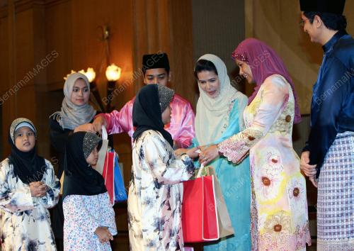 TUANKU NUR ZAHIRAH
