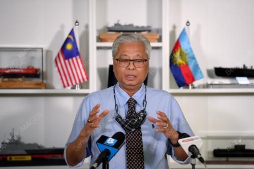 DATUK SERI ISMAIL SABRI YAAKOB