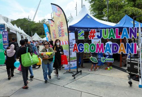 PROGRAM SETAHUN BERSAMA KERAJAAN MADANI