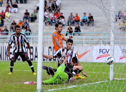 KL31_11012013_BOLA