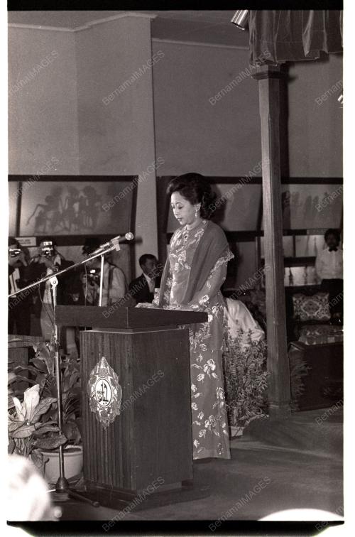 RAJA PERMAISURI AGONG MELAWAT MUZIUM NEGARA
