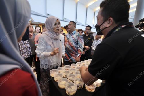 NURUL IZZAH ANWAR