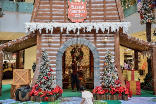 TINJAUAN HARI KRISMAS