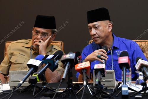 DATUK SERI NAZRI AZIZ