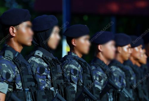 UPACARA PENGANUGERAHAN BERET UTK