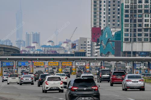 TINJAUAN PLAZA TOL SUNGAI BESI