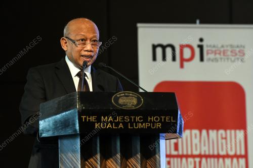 DATUK DR CHAMIL WARIYA
