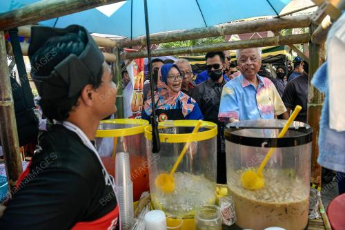 DATUK SERI ISMAIL SABRI YAAKOB