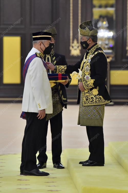 AL-SULTAN ABDULLAH RI'AYATUDDIN AL-MUSTAFA BILLAH SHAH