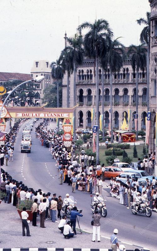 HARI KEPUTERAAN AGONG