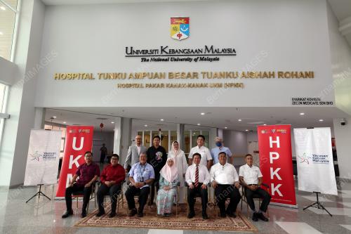 DATUK SERI DR WAN AZIZAH WAN ISMAIL