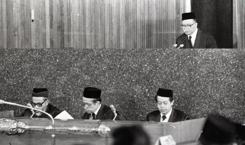 ANGKAT SUMPAH