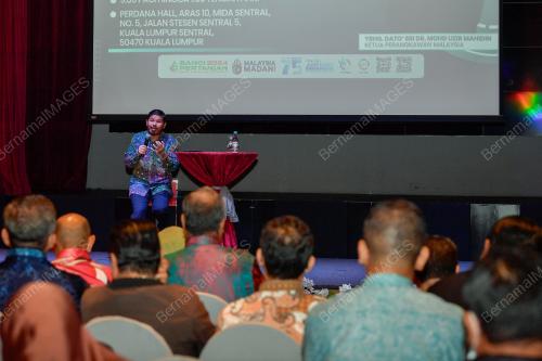 DATUK SERI DR MOHD UZIR MAHIDIN