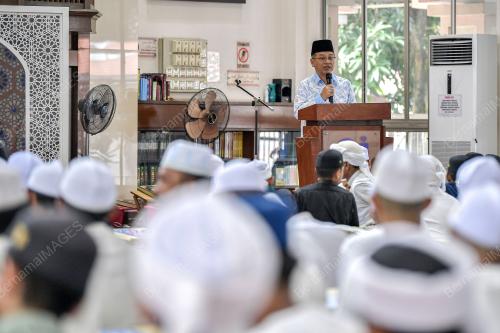 DATUK DR MOHD NA'IM MOKHTAR