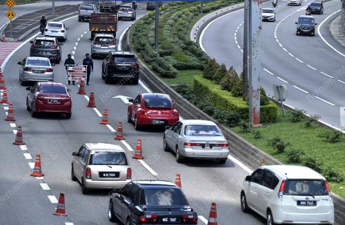SEKATAN JALAN RAYA