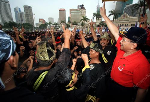 DR RAIS YATIM