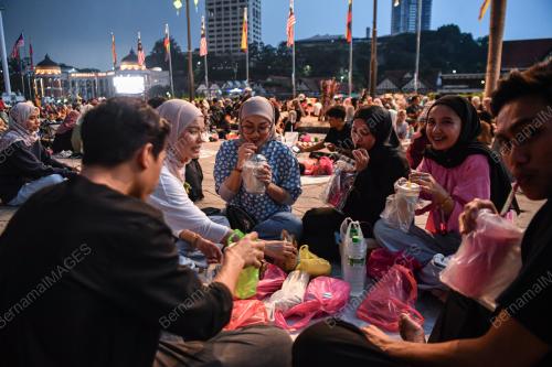 DATARAN BERBUKA PUASA
