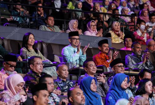 DATUK FAHMI FADZIL