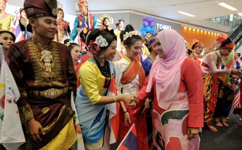 KL31_17102015_ASEAN