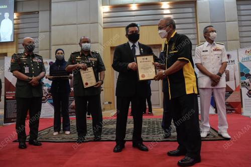 DATUK SERI IKMAL HISHAM ABDUL AZIZ
