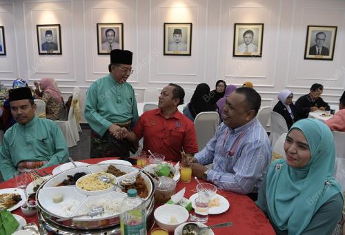 DATUK AZIH MUDA