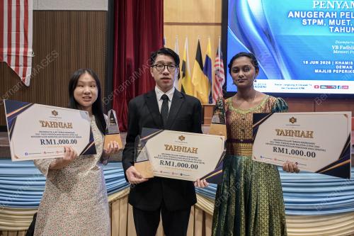 ANUGERAH PELAJAR TERBAIK STPM