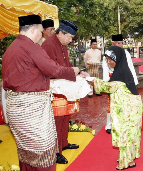 SULTAN SHARAFUDDIN