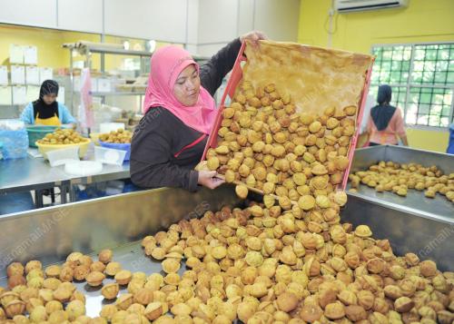 KUIH BAHULU