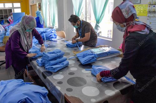 PAKAIAN PERALATAN PERLINDUNGAN DIRI (PPE)