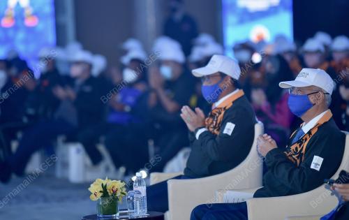 DATUK SERI ISMAIL SABRI YAAKOB
