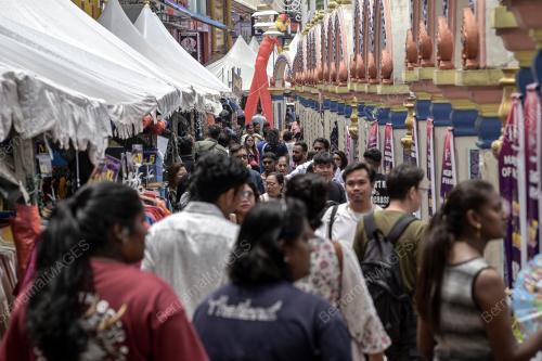 PERSIAPAN AKHIR DEEPAVALI