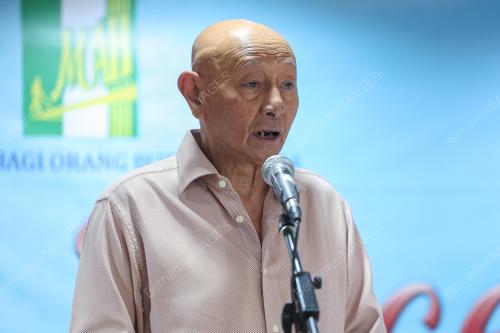TAN SRI TENGKU AZLAN IBNI ALMARHUM SULTAN ABU BAKAR