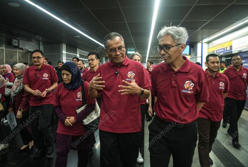 DATUK SERI DR DZULKEFLY AHMAD