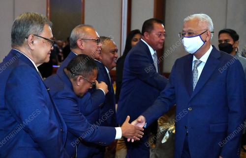 DATUK SERI ISMAIL SABRI YAAKOB