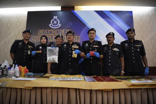 DATUK SERI MAZLAN LAZIM
